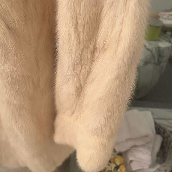 Creamy vintage mink jacket walking length Sharon Stone style made in 🇨🇦genuine - Picture 15 of 16
